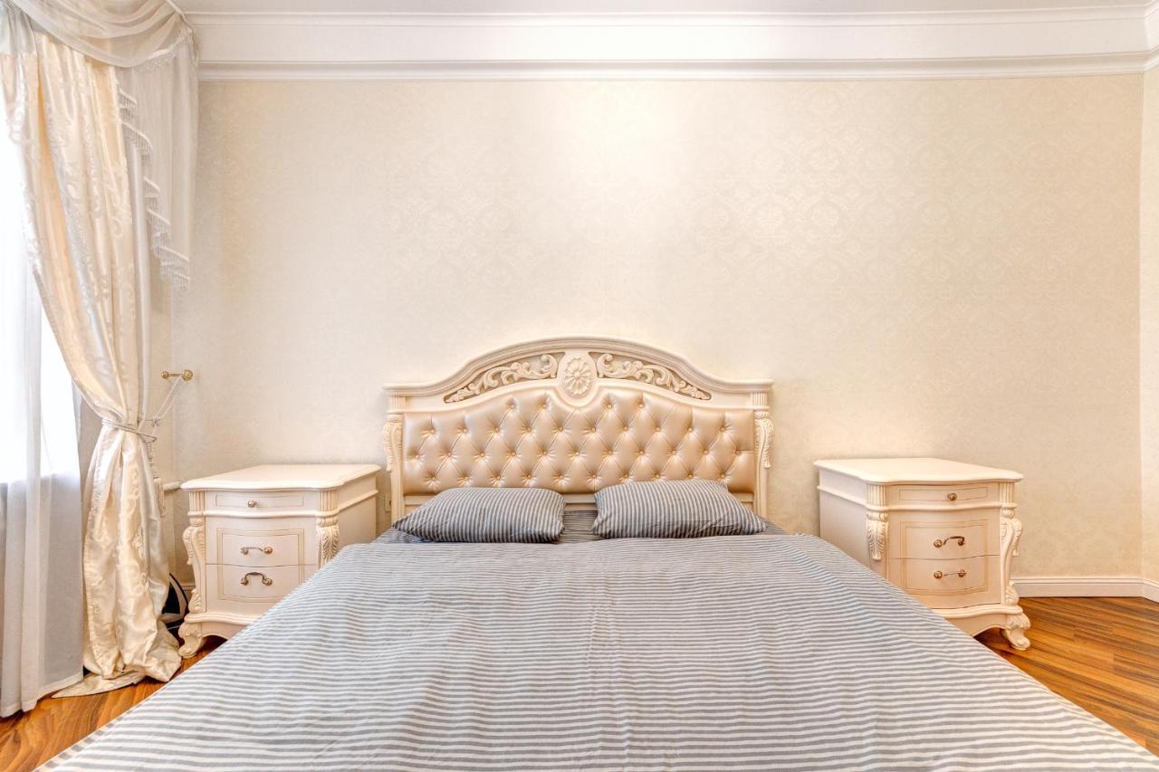 Apartments With 3 Rooms Near Palace Ukraine Киев Екстериор снимка