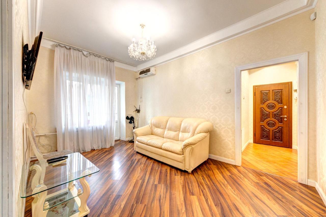 Apartments With 3 Rooms Near Palace Ukraine Киев Екстериор снимка